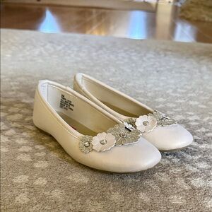 Rachel Shoes Cream Floral Women's Flats